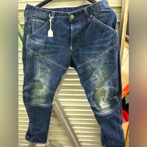 Raw 5620 size 34 w 30 L